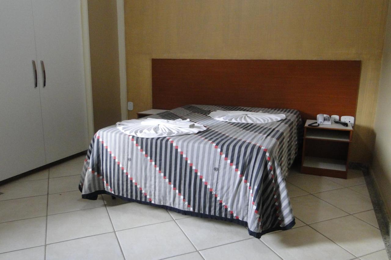 Arrastao Premium Plaza Hotell Muriaé Rum bild